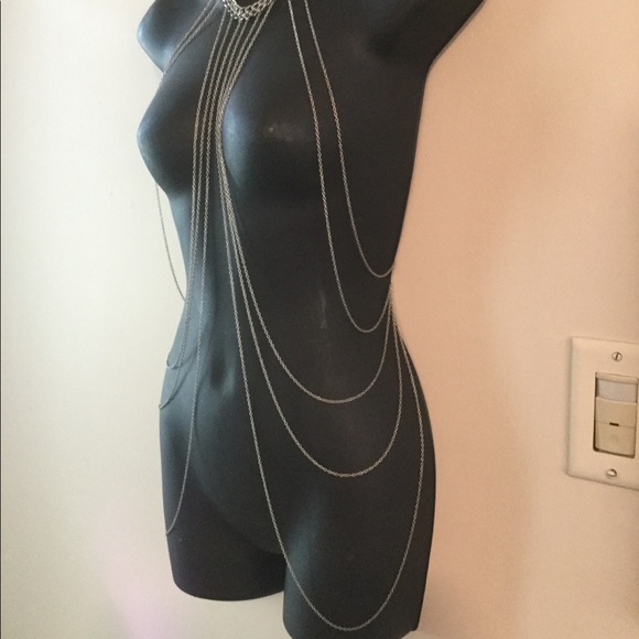 Showstopper Body Chain🔗😎 - Picture 3 of 10